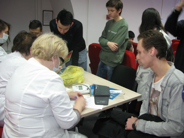 Астраханцев приглашают проверить свое здоровье и сделать флюорографию