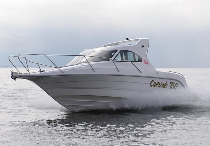 На астраханском взморье ищут пропавших туристов на катере