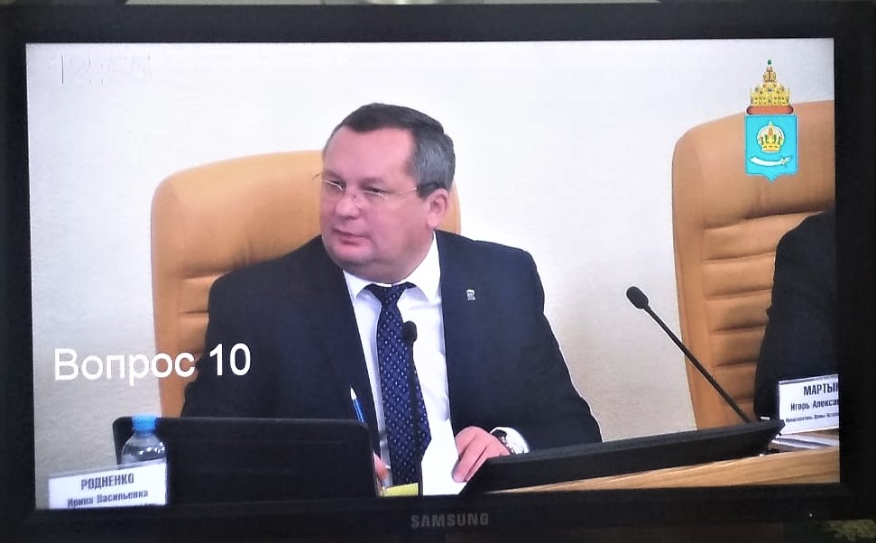 Оппозиция в Астраханской облдуме попыталась сорвать заседание после вопроса об отмене партсписков