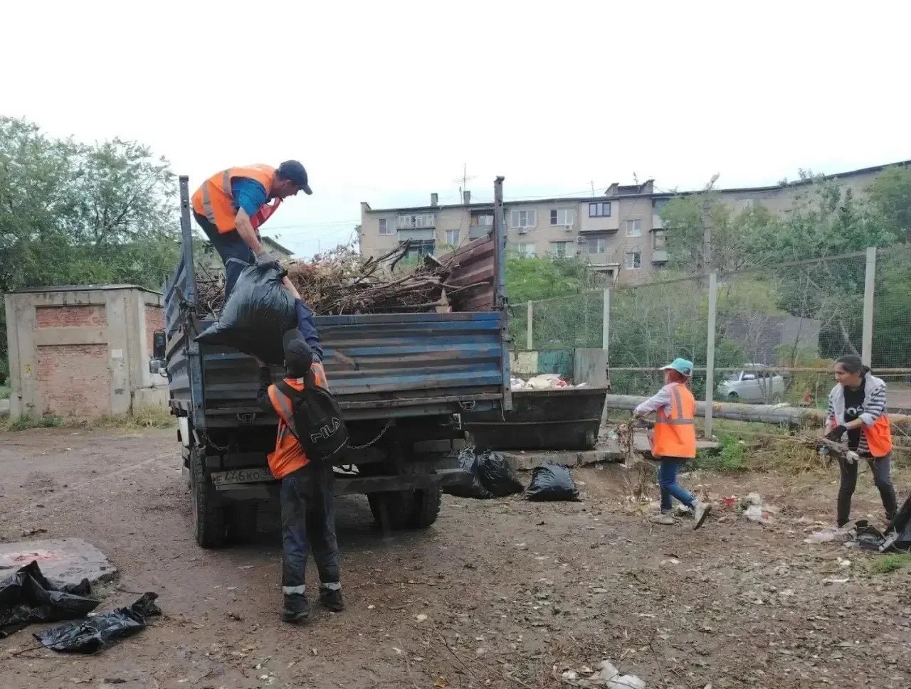 С начала года улицы Астрахани зачистили от 7000 тонн отходов