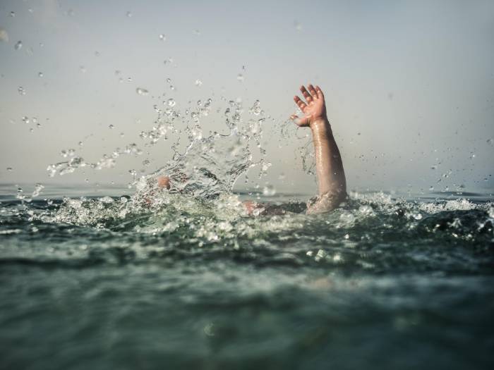 В Астрахани в районе Тополиной рощи утонул мужчина