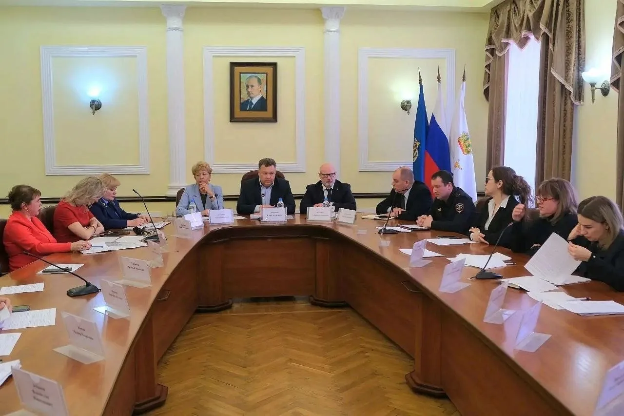 Администрация Астрахани активно займется детьми из «группы риска» 