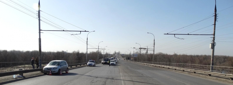 В Астрахани юная автоледи сбила мужчину на Новом мосту