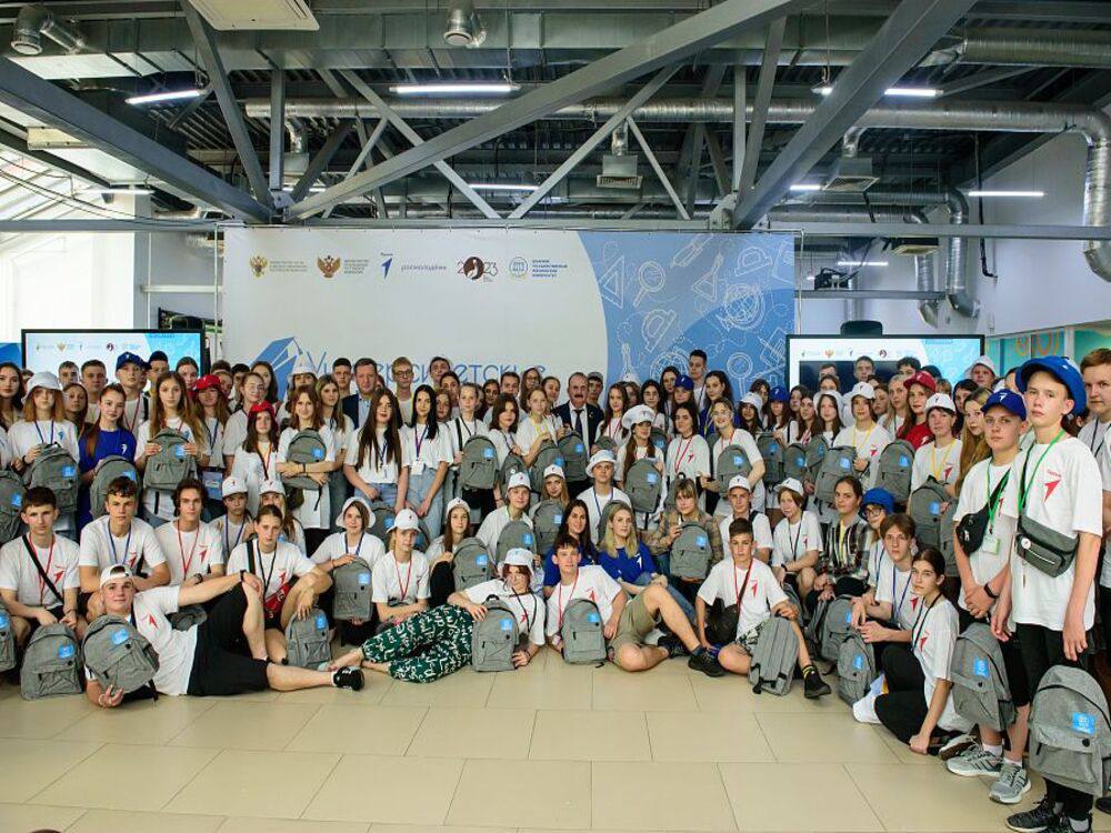 Астраханский университет примет подростков из Донецка и Макеевки