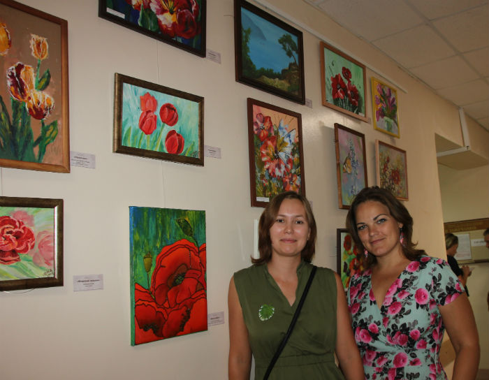 В Областном онкологическом диспансере открылась выставка «Цветы жизни» 