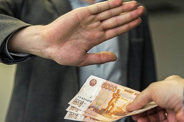 Астраханский полицейский напрочь отказался брать взятку