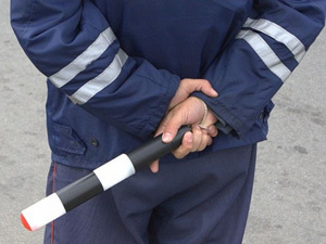 Красноярские ГАИшники дарили водителям иконы