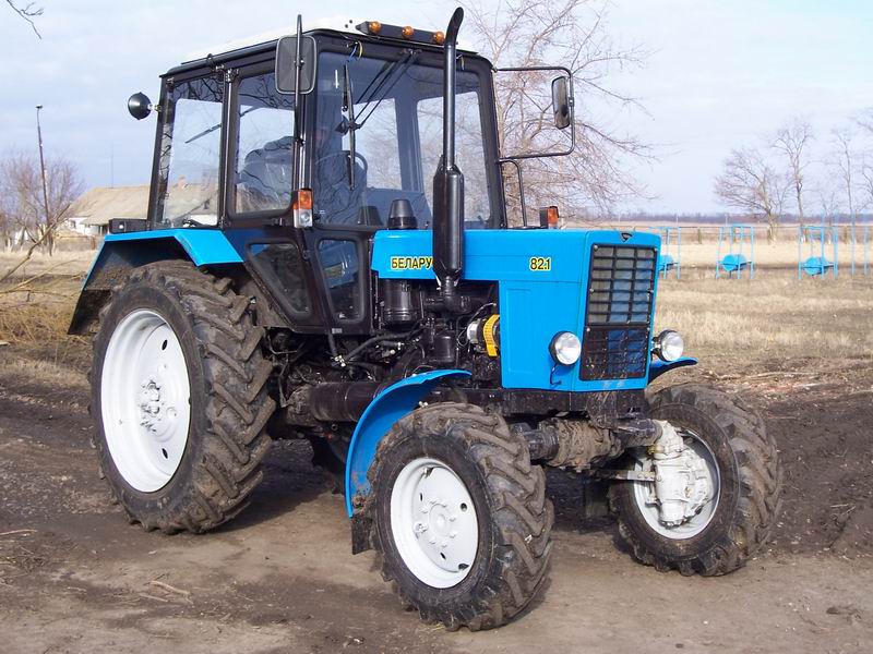 В Астраханской области фермер лишилась тракторов за долги