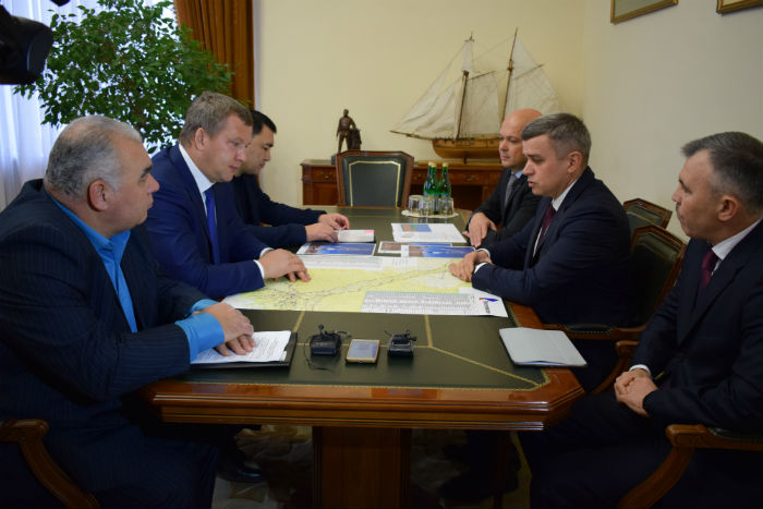 Денис Лысов и врио губернатора Астраханской области Сергей Морозов подвели промежуточные итоги цифровизации региона