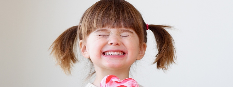 В Астрахани открыли еще одну детскую площадку и ее не сломали