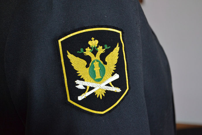 Автомобиль астраханца продают за долги по алиментам