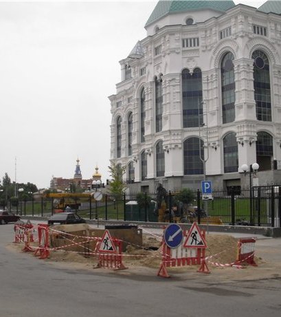 Астраханский Музыкальный театр (не) уходит под землю