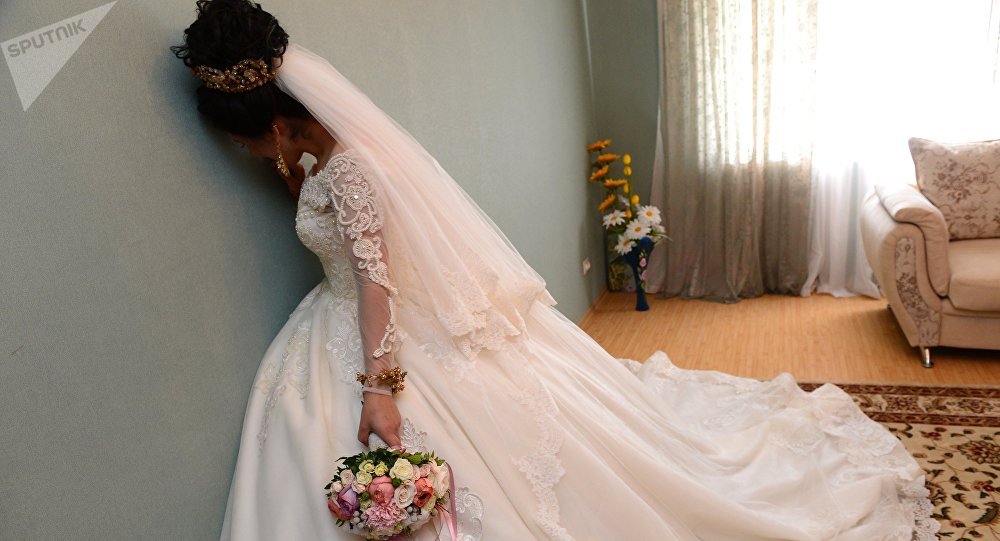 В Астрахани мальчишник закончился для невесты неприятным сюрпризом
