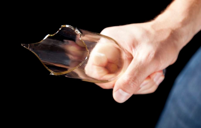 В Астраханской области сельский пенсионер предстанет перед судом за то, что смертельно порезал знакомого «розочкой»