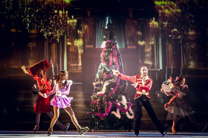 Человек не с улицы: договор на проведение скандального ледового шоу писался специально под одного ИП?