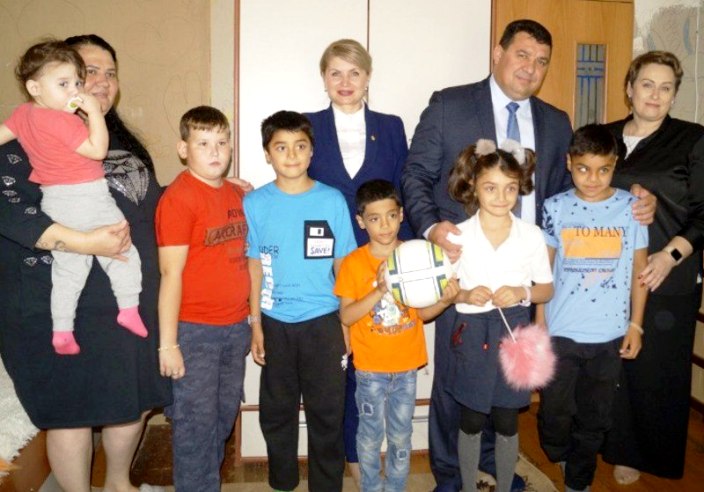 Астраханская семья приняла на воспитание четырех детей из Донбасса