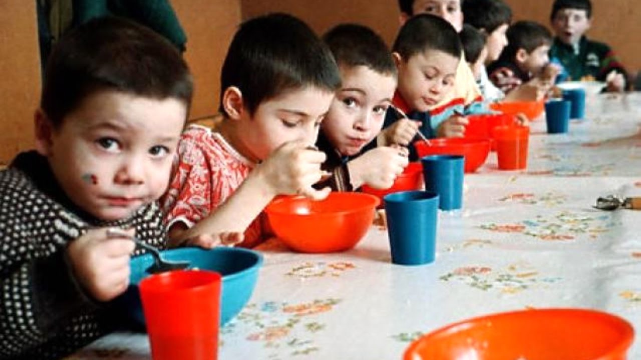 Число родителей, сдающих детей соцслужбам, в Астрахани за год увеличилось на 80%