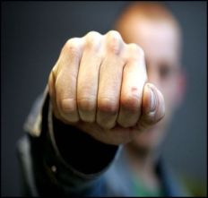 Пьяный астраханец сломал участковому нос