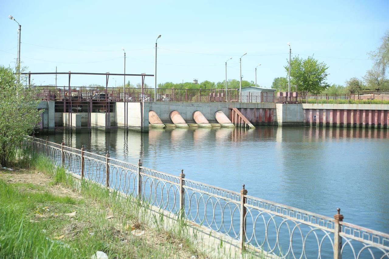 В Астрахани понижают уровень воды в каналах 