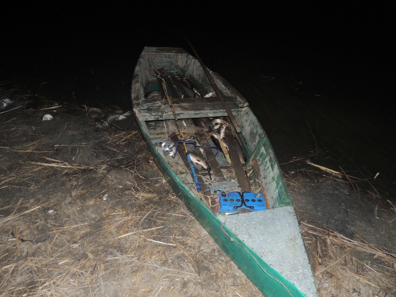 Астраханские полицейские задержали рыбака с электроудочкой