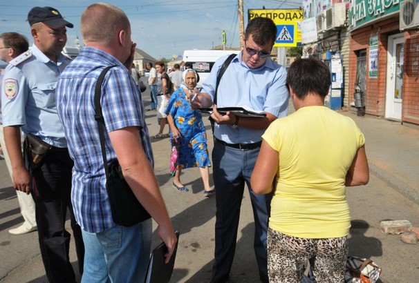 В Астрахани мэрия и полиция проверяют местные рынки