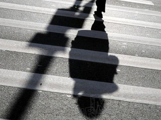 В Астрахани иномарка на пешеходном переходе сбила девочку