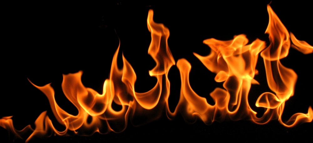 Сегодня ранним утром под Астраханью сгорел жилой дом