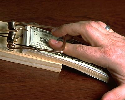  В Астраханской области осужден сотрудник наркоконтроля, попавшийся на взятке