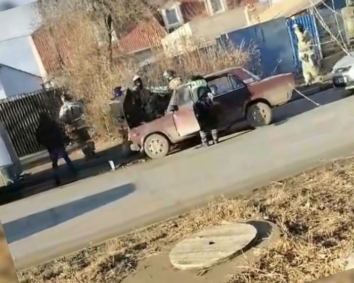В Астрахани в 63-ю маршрутку с пассажирами врезалась легковушка, есть пострадавший