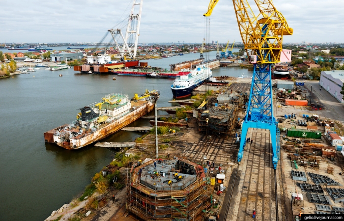 В Астраханской области Южный центр наращивает мощности контейнерного и дноуглубительного флотов