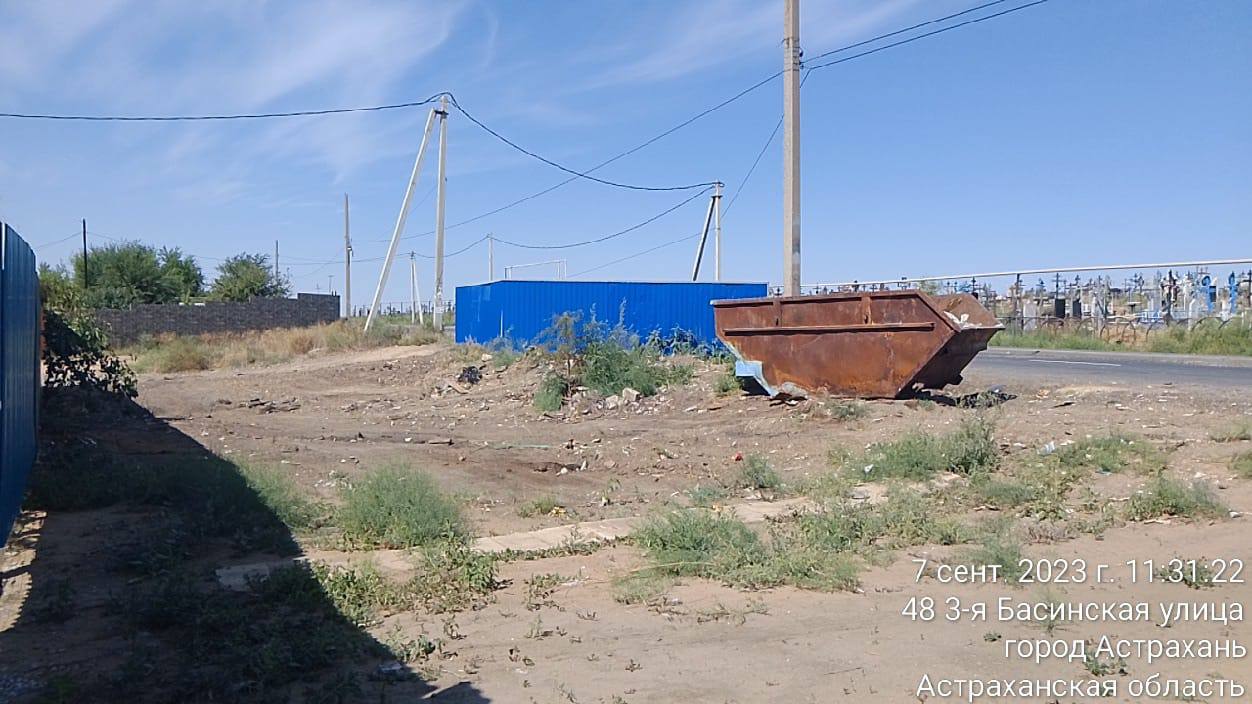 Прокуратура обязала главу Астрахани почистить район от мусора