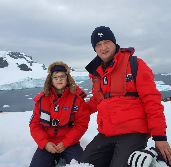 Депутат Думы Астраханской области поделился фотографиями и видео отдыха в Антарктике