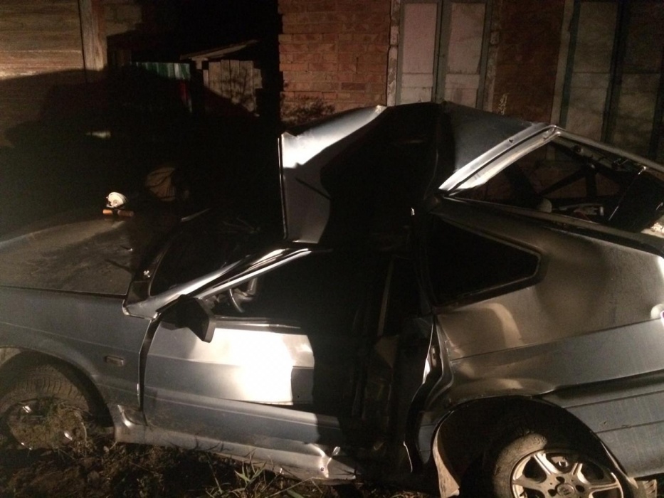 Автоледи vs столб: пьяная астраханка совершила серьезное ДТП