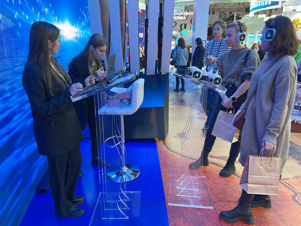 Москвичи и гости столицы услышат треск арбуза и писк астраханских комаров