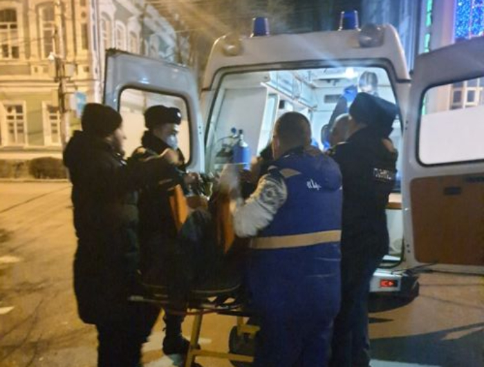 Сотрудница Росгвардии спасла жизнь астраханцу, потерявшему сознание в центре города