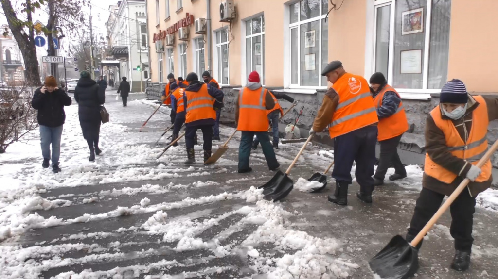 Руководители коммунальных служб Астрахани будут дежурить в новогодние праздники