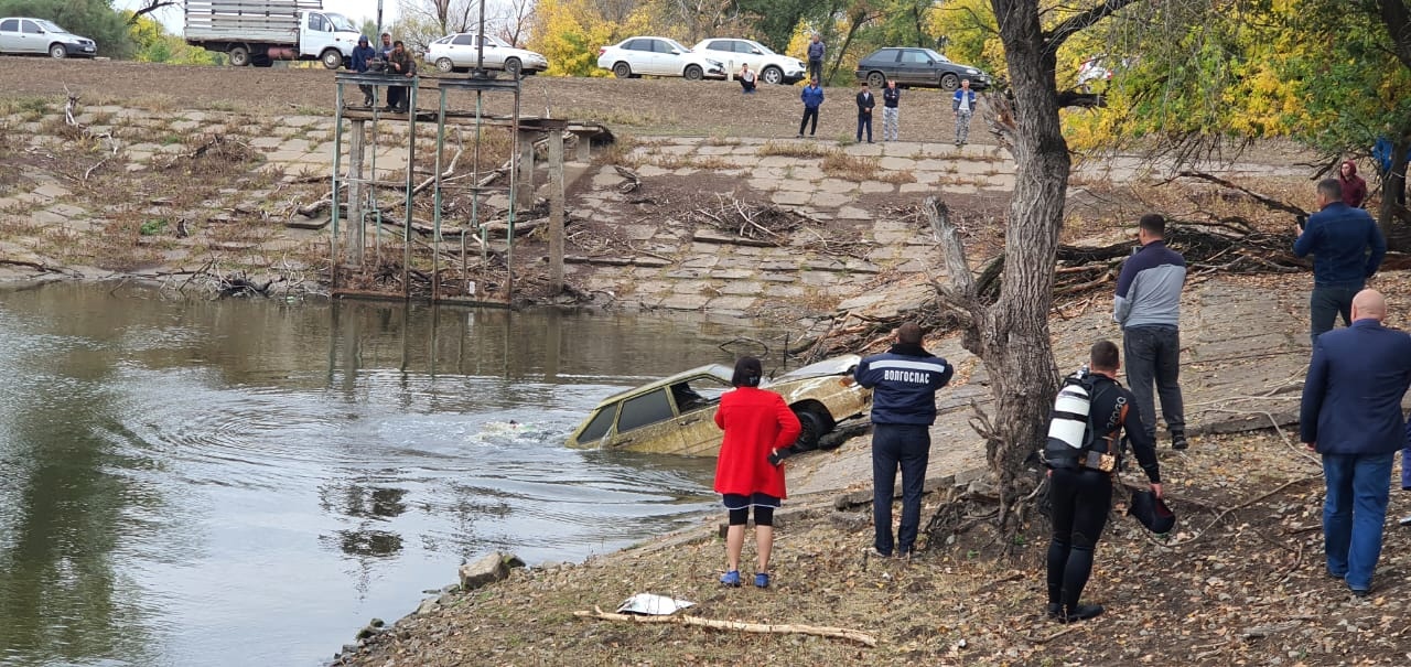 В селе на дне реки нашли машину с пропавшим в конце августа астраханцем