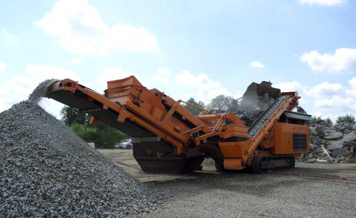 Новой спецтехникой пополнятся астраханские коммунальные службы