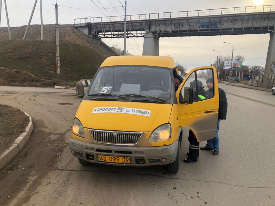 Водителей астраханских маршруток проверили на наркотики и алкоголь