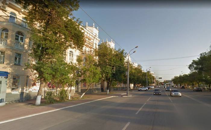 В центре Астрахани на фасадах домов стало меньше визуального мусора