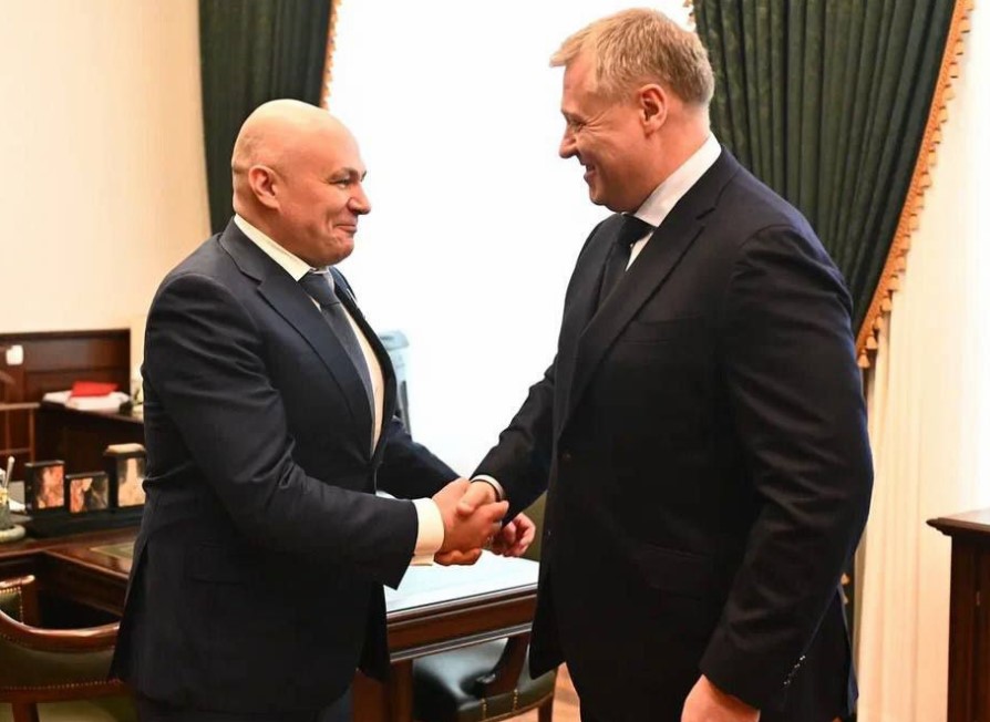 Астраханский губернатор наградил первого замминистра финансов РФ Леонида Горнина