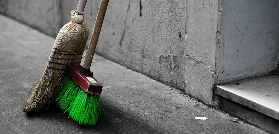 Саратовчанка, желавшая полакомиться астраханской красной рыбой, отправится подметать улицы