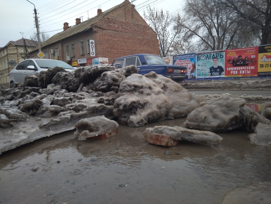 Астраханцы продолжают делиться кадрами коммунальной катастрофы 