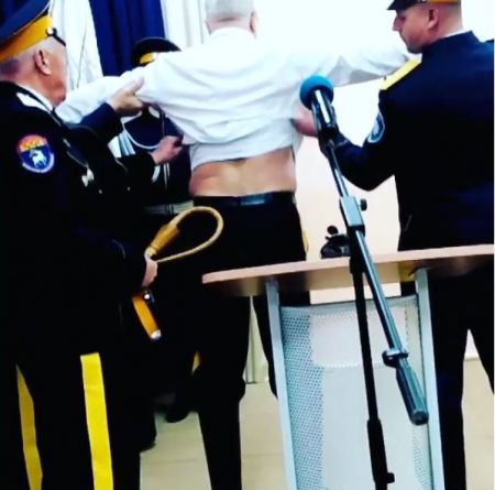 Председатель правительства был публично отпорот нагайкой