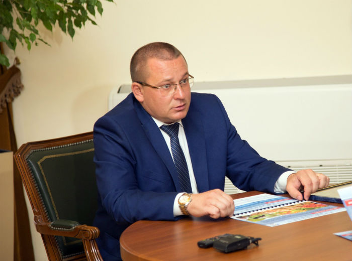 На выборах главы Черноярского района по предварительным данным побеждает Дмитрий Заплавнов