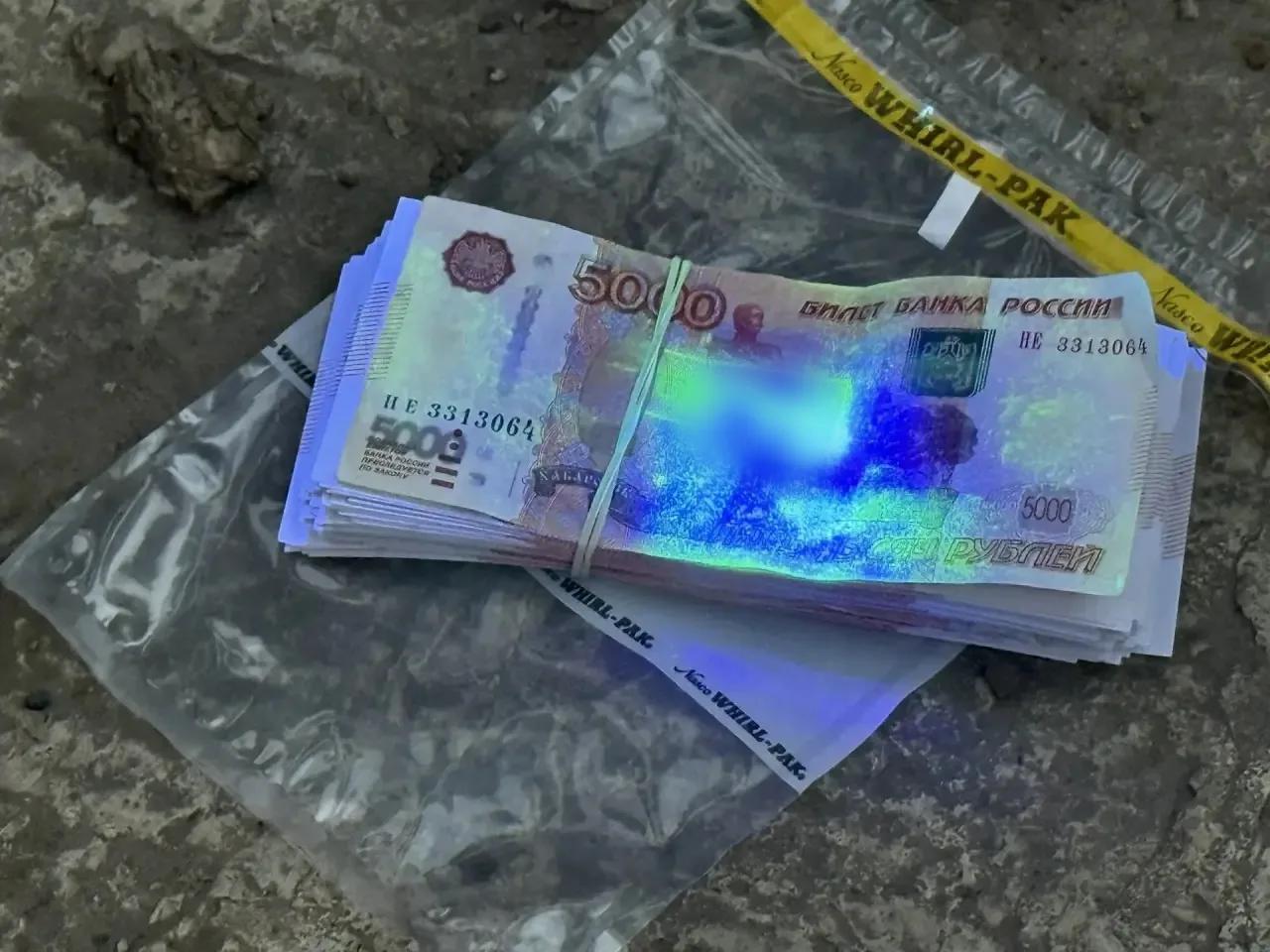 Директор астраханской фирмы заставлял мигранта бесплатно трудиться и вымогал у него 700 тысяч