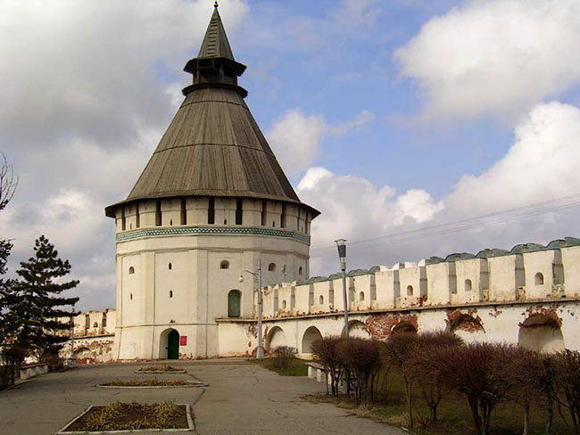 Астраханская область на  реставрацию кремля к Каспийскому саммиту потратит 400 млн руб