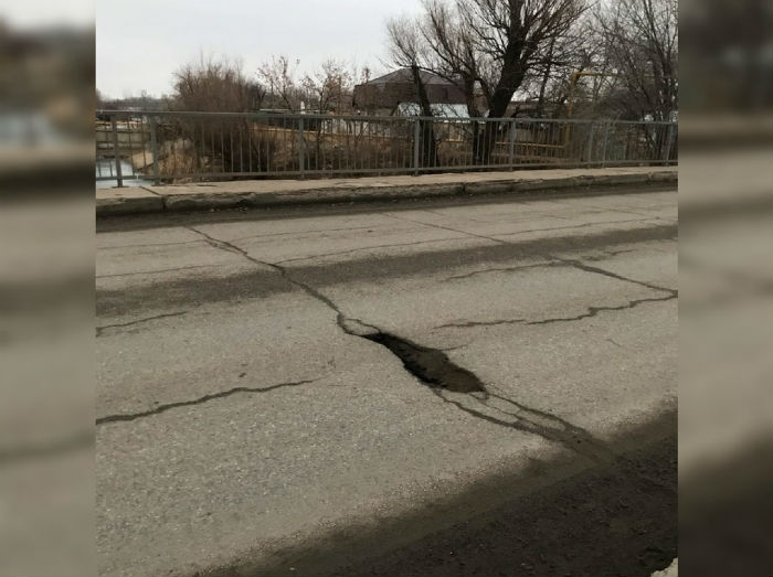 Астраханцы обеспокоены состоянием еще одного моста