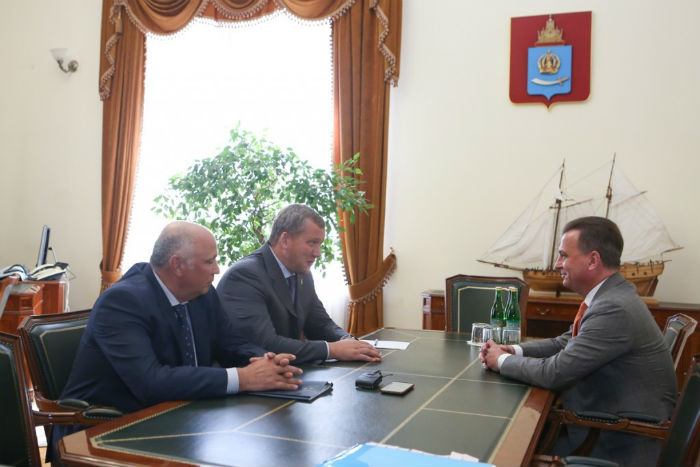 Сергей Морозов и Андрей Мельниченко обсудили планы по развитию астраханской газодобычи