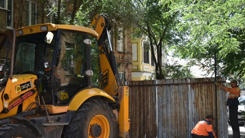 На Бабушкина в Астрахани, где постоянно прорывает трубу, заменят сети канализации